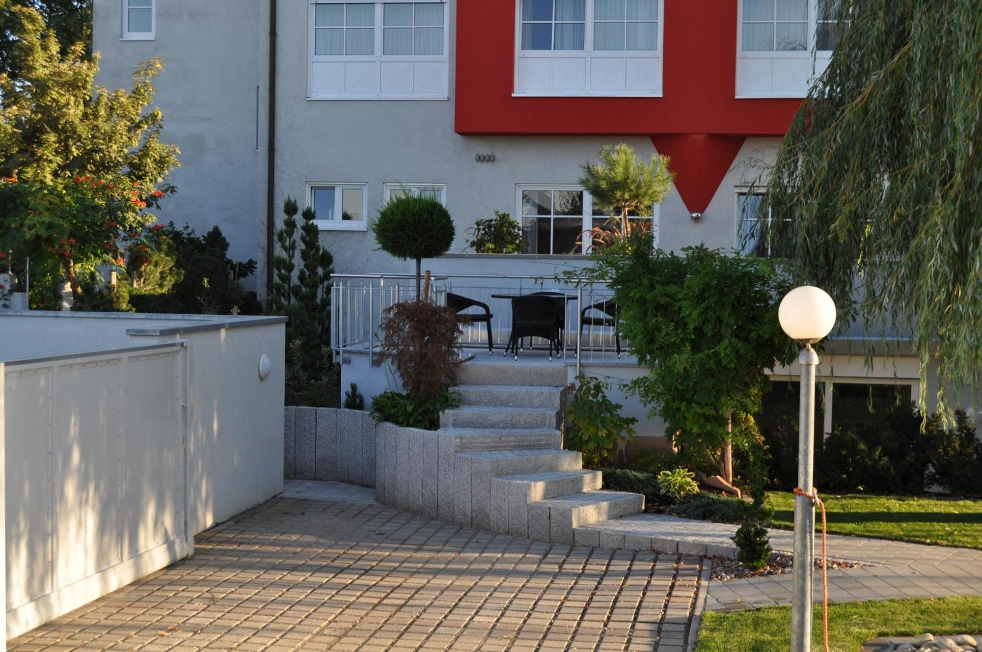 Kirchers Park & Wellnesshotel Kaiserstuhl Garni Endingen am Kaiserstuhl Esterno foto